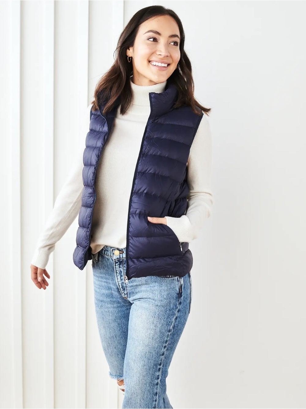 Quince Lightweight Down Puffer Vest Navy Medium NWT Packable Luxe Basic